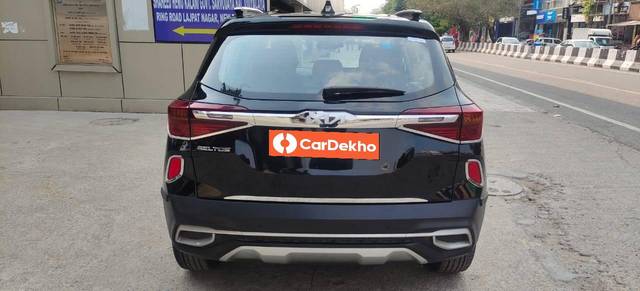 https://images10.gaadi.com/usedcar_image/3466079/original/used_car_2786359_1685880448_81a6ba4b-7633-4767-9c33-cf5a321919dd.jpg?imwidth=6401