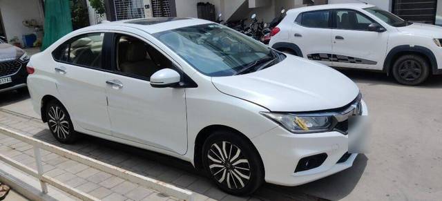 https://images10.gaadi.com/usedcar_image/3466106/original/61509985-db6b-49bb-884c-f95b4f8c77d9-VCC_1741109_116_1685273199_b0a083d1-309b-4259-a399-6a349d756516.jpg?imwidth=6400
