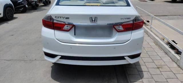 https://images10.gaadi.com/usedcar_image/3466106/original/8a9263b6-189b-4655-b379-3eba277a0187-VCC_1741109_96_1685273122_b0a083d1-309b-4259-a399-6a349d756516.jpg?imwidth=6401