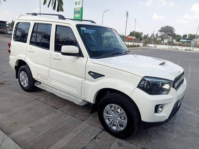 https://images10.gaadi.com/usedcar_image/3466202/original/used_car_2786438_1685899047_a3245c84-07a6-446f-be5e-899fe94105f0.jpg?imwidth=6400