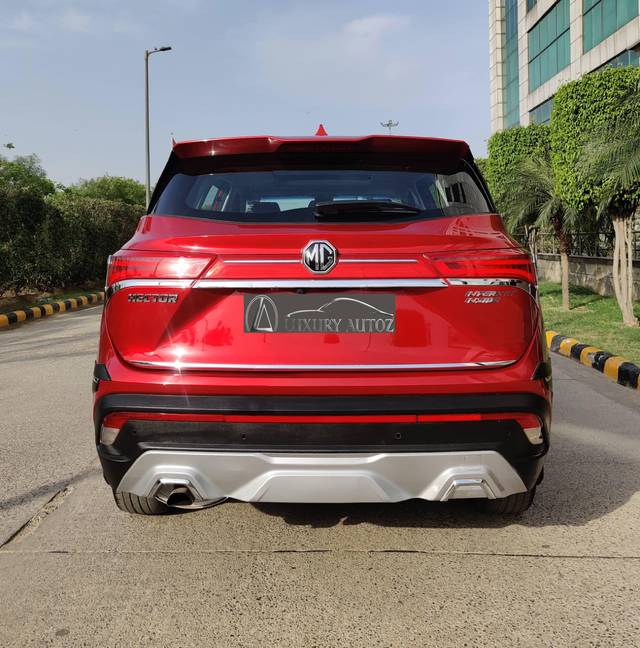 https://images10.gaadi.com/usedcar_image/3466235/original/used_car_2786456_1685925655_7aacd3da-ce0a-455f-82e4-a49887c15455.jpg?imwidth=6402