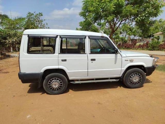 https://images10.gaadi.com/usedcar_image/3466266/original/a4fde06a-c383-490e-a026-d6787bb10f43_0c850339-8a13-4ac3-bebf-f30f851a438e.jpg?imwidth=6401