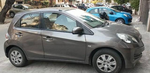 https://images10.gaadi.com/usedcar_image/3466289/original/zz1_crop_img_647dbbb0ce418_1685961648.jpg?imwidth=6400