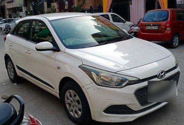 https://images10.gaadi.com/usedcar_image/3466294/original/zz1_crop_img_647dbb0d73df4_1685961485.jpg?imwidth=6400