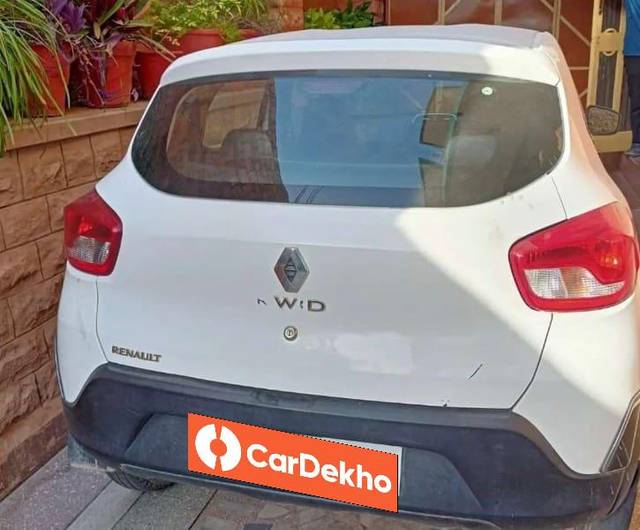 https://images10.gaadi.com/usedcar_image/3466687/original/7a44cb19-6f35-49d4-bf54-633efa8ad268_b1457254-e6e6-4062-8633-ab5428aff75b.jpeg?imwidth=6402