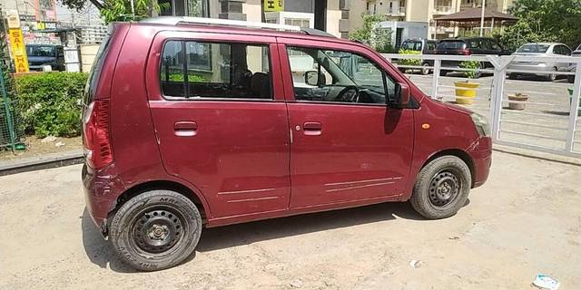 https://images10.gaadi.com/usedcar_image/3466755/original/3018d6bc-768c-46d7-a18f-e21411fc203e-VCC_IMG_1685335332290_1741219_97_1685335619_97c53fdb-1c8e-4ca1-bce6-7006f3eee2fc.jpg?imwidth=6401