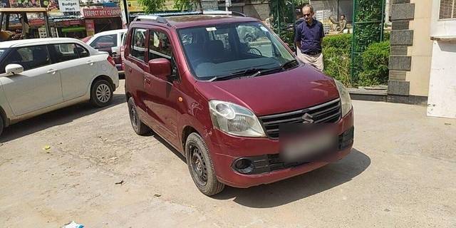https://images10.gaadi.com/usedcar_image/3466755/original/7e4a2aee-13d7-4f6f-b73d-f7b858b1730d-VCC_1741219_116_1685346212_97c53fdb-1c8e-4ca1-bce6-7006f3eee2fc.jpg?imwidth=6400