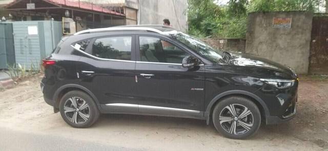 https://images10.gaadi.com/usedcar_image/3466756/original/023dc5a7-33d3-4bcc-a257-1765ac89a1d7-VCC_IMG_1685279588874_1741187_97_1685280009_cee93ea8-f144-42e6-9183-4be65cd461e4_a6ba3d4d-9b84-4405-9ed6-967291c84625.jpg?imwidth=6400