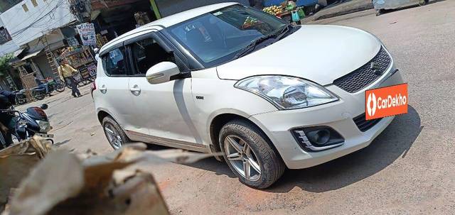 https://images10.gaadi.com/usedcar_image/3466770/original/f3cb1c26-21b4-4cf9-bacf-13ddb86d3fe6-VCC_IMG_1685340042994_1741247_97_1685340121_e5dd5dc3-8a50-4ebf-ae2c-a9866bc0e305.jpg?imwidth=6400