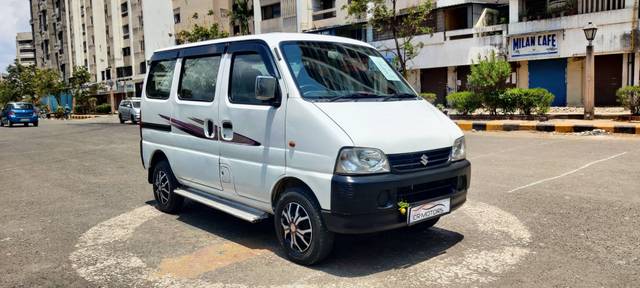 https://images10.gaadi.com/usedcar_image/3466953/original/used_car_2787116_1685956275_26e8ec85-9f91-47f9-9f27-ea2254434782.jpg?imwidth=6400