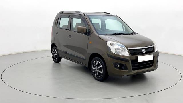 https://images10.gaadi.com/usedcar_image/3467014/original/usedcar_43_727191685956902_1685957186_404d073a-897b-4bac-847f-949913c41785.jpg?imwidth=6400