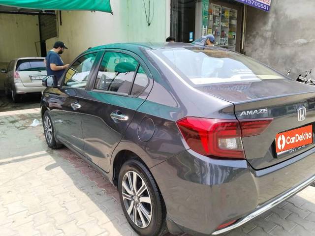 https://images10.gaadi.com/usedcar_image/3467069/original/948aeb8d-40f6-446e-b3d4-73eb0509a56f_74f63774-9ada-42f5-b9b2-6c48730053e5.jpg?imwidth=6402