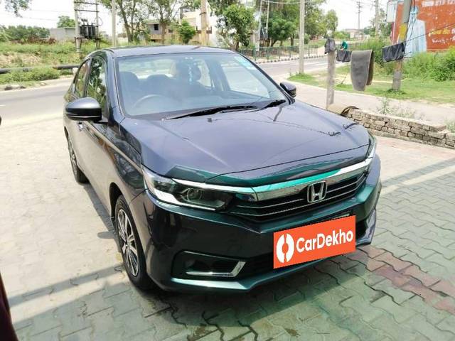 https://images10.gaadi.com/usedcar_image/3467069/original/de1c4d97-a750-4ee3-9995-37cb458871f9_74f63774-9ada-42f5-b9b2-6c48730053e5.jpg?imwidth=6400