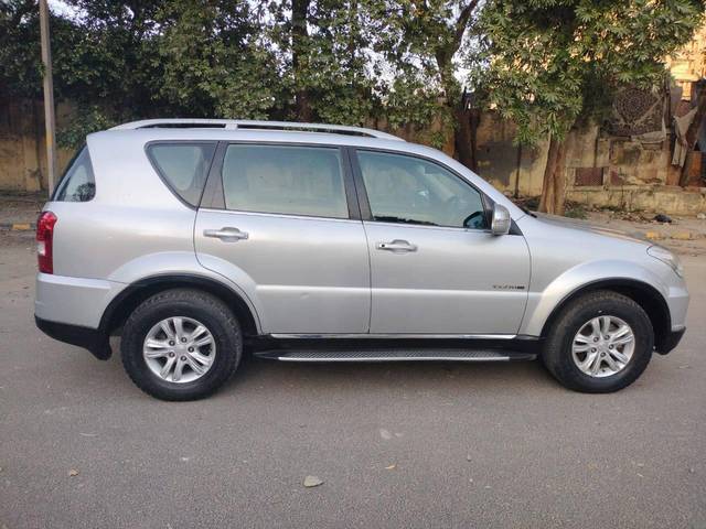 https://images10.gaadi.com/usedcar_image/3467428/original/used_car_2787560_1685965924_ac54116e-f19e-40bd-885e-4cb23f803595.jpg?imwidth=6401