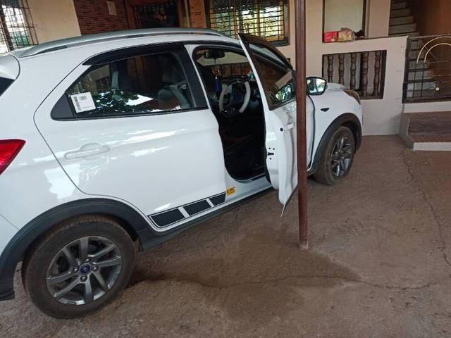 https://images10.gaadi.com/usedcar_image/3467501/original/ad0c5da6-5b44-4fe2-8914-7e307c2b8f5e_8ac8fc26-8047-4274-b6b8-2d249619ddfe.jpg?imwidth=6400