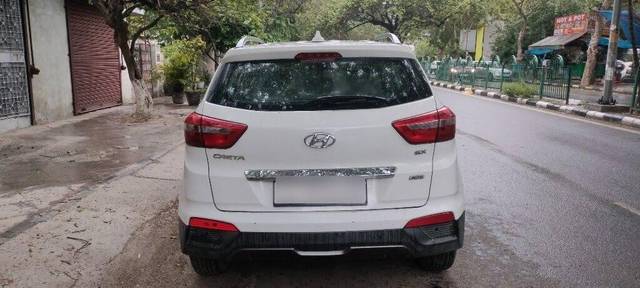 https://images10.gaadi.com/usedcar_image/3467599/original/a4a6ca0a-6768-426b-9b89-14885ae87052-VCC_1741335_96_1685362194_be12ff33-0a40-408f-a3e3-651b6136c79d.jpg?imwidth=6402