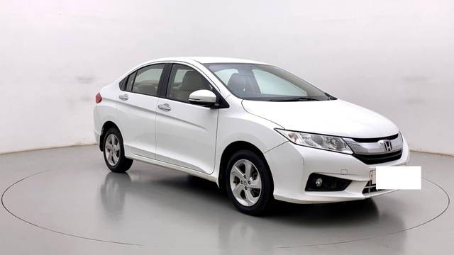 https://images10.gaadi.com/usedcar_image/3467811/original/usedcar_44_727151685970199_1685970220_1912677b-e6d3-4a32-a381-c60ac4cf8c79.jpg?imwidth=6400