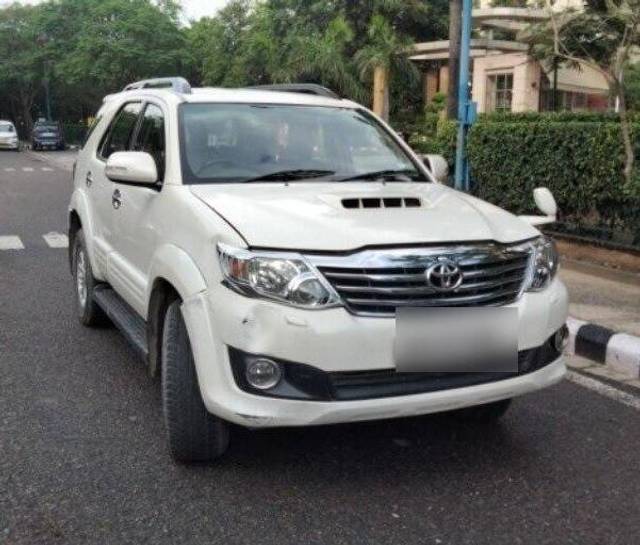 https://images10.gaadi.com/usedcar_image/3467890/original/1a885a4e-5667-4d8d-be75-54d0e0b88dd9-VCC_1741366_116_1685363607_c8aa4307-1dc4-49a3-ae08-d3114d09c3b7.jpg?imwidth=6400