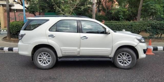 https://images10.gaadi.com/usedcar_image/3467890/original/27220884-bba7-43f3-b7ea-bb1274d938d2-VCC_IMG_1685359620982_1741366_97_1685360259_c8aa4307-1dc4-49a3-ae08-d3114d09c3b7.jpg?imwidth=6401