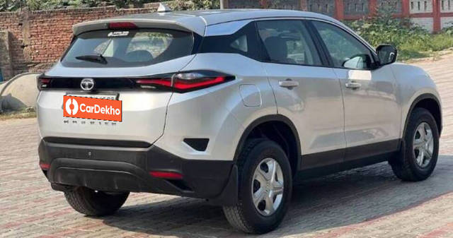 https://images10.gaadi.com/usedcar_image/3467913/original/used_car_2788026_1685972496_539641ac-4c2f-4cd9-94b6-1e505ae3a1ed.png?imwidth=6402