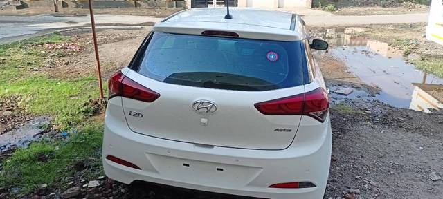 https://images10.gaadi.com/usedcar_image/3467952/original/97b69c2f-9705-42dc-87d8-70aa59c7adea_54cf825a-b86f-47ed-8db8-bbcea49f8456.jpg?imwidth=6401