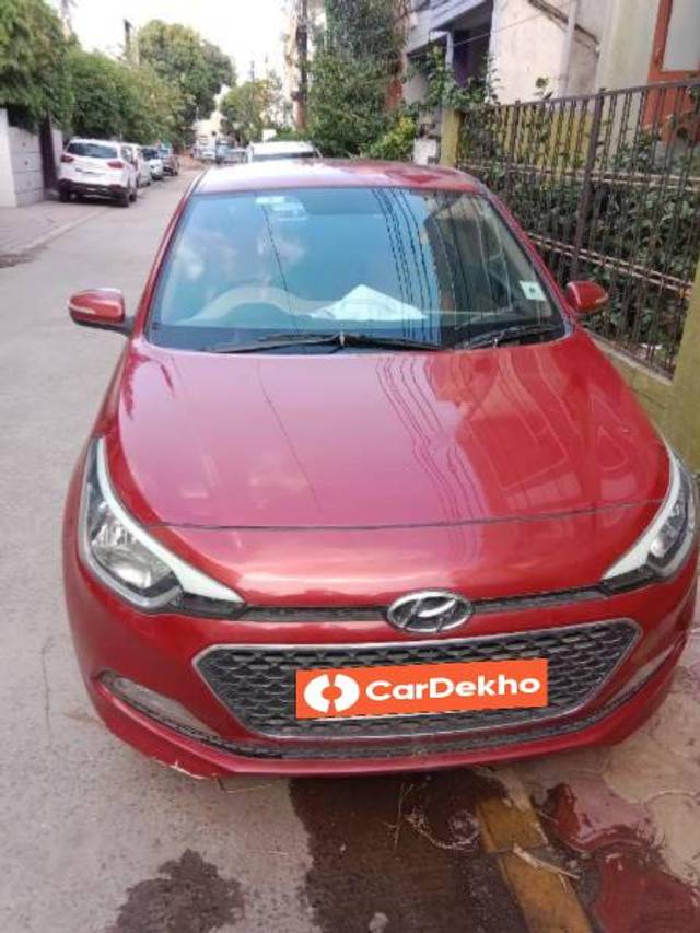 https://images10.gaadi.com/usedcar_image/3468040/original/a848a260-a1d5-4e0d-91b6-21e55df30054_79b45770-9204-4af2-9386-4914883e7fba.jpg?imwidth=6400