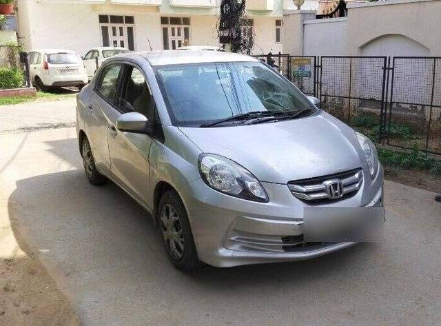 https://images10.gaadi.com/usedcar_image/3468059/original/1345bf95-6287-4eb5-b5d1-cb952a5864f5-VCC_1741439_116_1685420990_9fc5eebe-ebc9-43a5-b90d-bfcb33d1b2c6.jpg?imwidth=6400