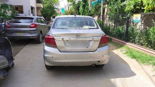 https://images10.gaadi.com/usedcar_image/3468059/original/47fc5511-0a9f-4e8c-9073-bb89179bde00-VCC_1741439_96_1685420842_9fc5eebe-ebc9-43a5-b90d-bfcb33d1b2c6_548e904f-ebc6-4d06-a437-9f1b9059cc0d.jpg?imwidth=6402
