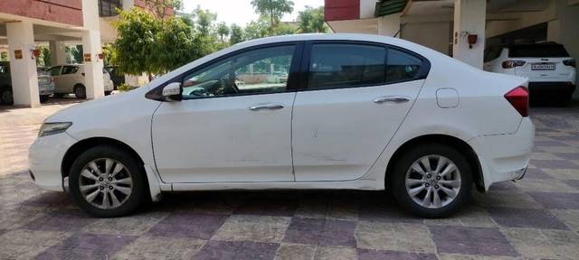 https://images10.gaadi.com/usedcar_image/3468060/original/5621d420-ab9b-4de4-93d5-77b80f0e40ea-VCC_IMG_1685417266776_1741436_95_1685417504_42288513-25a4-438d-b5aa-25d40e4e3204.jpg?imwidth=6402