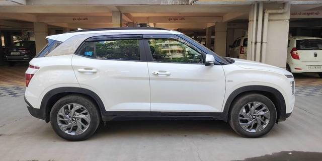 https://images10.gaadi.com/usedcar_image/3468061/original/729f323d-745a-40ba-b313-8c0b87cfd80c-VCC_IMG_1685420683319_1741442_97_1685421235_2cbe9899-8100-4d48-8bc9-f54ab395f59e.jpg?imwidth=6401
