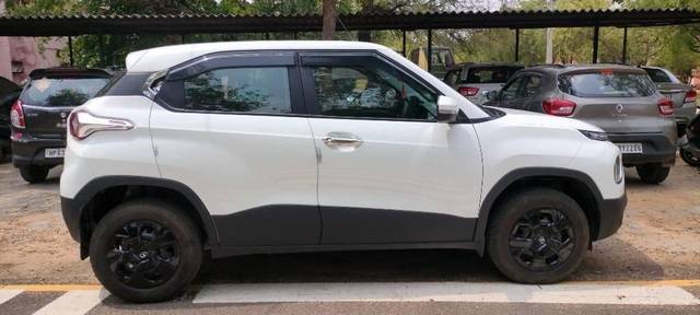 https://images10.gaadi.com/usedcar_image/3468115/original/b5557762-4b15-4190-bea4-810c9cb41b8a-VCC_IMG_1685424175186_1741462_97_1685424203_4bfab5ce-11ee-40b0-81dd-0cd19ea34651_01af90cd-63db-4571-80c5-2ccd0fe1f763.jpg?imwidth=6401