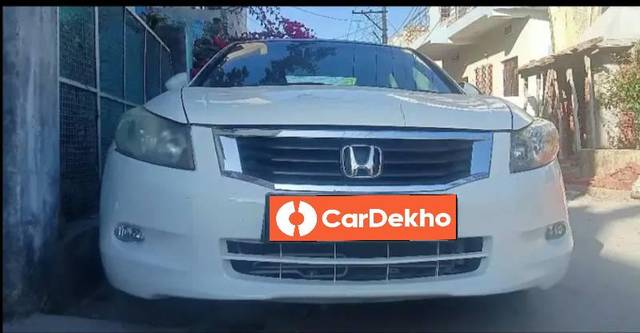 https://images10.gaadi.com/usedcar_image/3468204/original/120161f1-2a5e-4f8a-9c9b-e8c0556dbd76_a6797464-1824-42cb-9078-e6c6e7f1cc1c.jpg?imwidth=6400