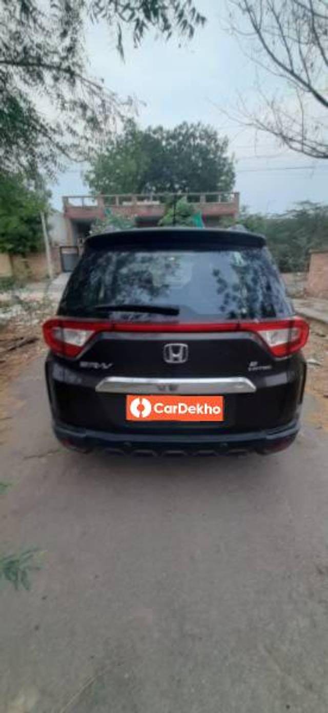 https://images10.gaadi.com/usedcar_image/3468255/original/c654e6d7-1194-4fa2-a025-59962be135da_cd7ce53a-06f4-40a7-a11c-f2946a9516f4.jpg?imwidth=6401