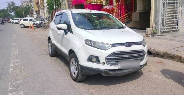 https://images10.gaadi.com/usedcar_image/3468439/original/86fcbfcb-b862-4ab5-a0ca-c1e99f495127-VCC_1741639_116_1685440589_e30e9f02-c4d9-458e-b0e6-4fad1dceda0e.jpg?imwidth=6400