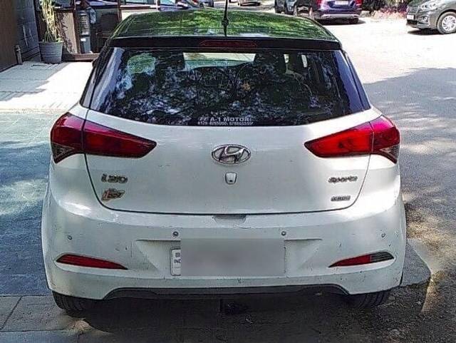 https://images10.gaadi.com/usedcar_image/3468440/original/zz1_crop_img_64801d93726f9_1686117779.jpg?imwidth=6402