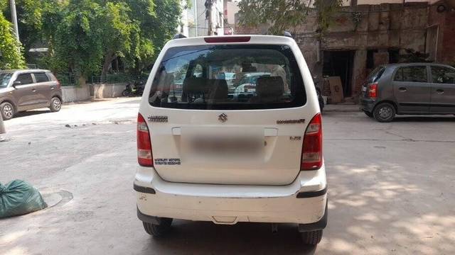 https://images10.gaadi.com/usedcar_image/3468557/original/be089650-eeef-4af1-b836-75cc72d6fcd5-VCC_1741653_96_1685443362_63cd3464-ddde-4da0-820f-b972ede4e1a2.jpg?imwidth=6402