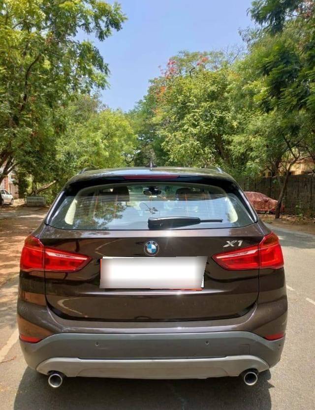 https://images10.gaadi.com/usedcar_image/3469348/original/processed_used_car_2789187_1686128964_6482e4b1-22a5-41de-a27d-b3a23637f617_bd51354d-f7a9-4b9c-aa57-8034db16404b.jpg?imwidth=6402
