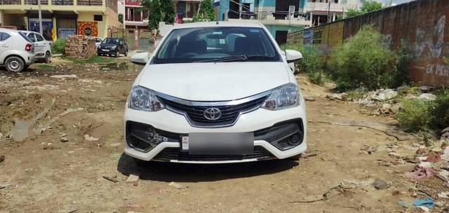 https://images10.gaadi.com/usedcar_image/3469625/original/c417f447-1fad-43e3-81e9-fd7bf8411c94-VCC_1741940_94_1685531623_dc0d8048-09e4-458c-8d33-62b83bc892ac.jpg?imwidth=6402
