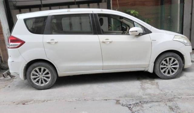https://images10.gaadi.com/usedcar_image/3469890/original/f41933b3-a1cb-4c15-8777-248ae79aa5dc-VCC_IMG_1685531028977_1742016_97_1685531395_56571b1a-eb39-4c97-8e70-3cb911bea04a.jpg?imwidth=6401