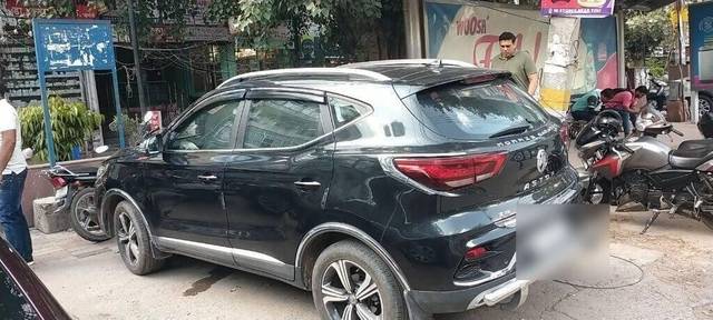 https://images10.gaadi.com/usedcar_image/3469893/original/94364a66-abe4-4a3e-a072-b2e1cee45f04-VCC_1742001_95_1685595295_fc501b5d-4934-4eb6-8fb8-e894b00b0bb5_74ffba8f-7ca9-4aad-8e8c-ada1da2df8de.jpg?imwidth=6402