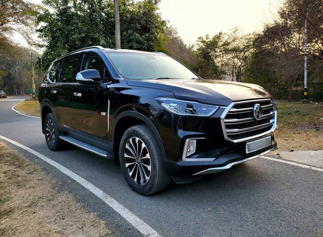 https://images10.gaadi.com/usedcar_image/3470104/original/img2789754__used_car_2789754_1705507694.jpg?imwidth=6401