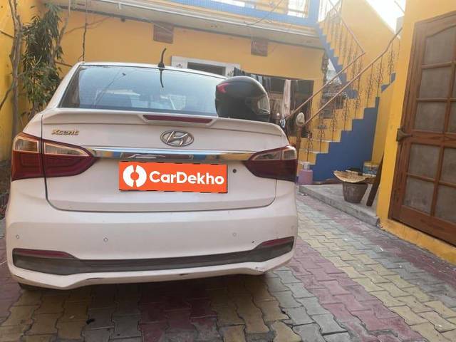 https://images10.gaadi.com/usedcar_image/3470766/original/04cf6b18-cd13-495b-8cea-93aad6228a6f_68ac8413-deb6-43a0-a808-492f472b76a4.jpeg?imwidth=6400