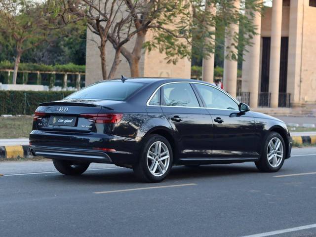 https://images10.gaadi.com/usedcar_image/3471135/original/used_car_2790638_1686303080_1a3a15df-f50a-45a5-84f9-123c1e494d1f.jpg?imwidth=6401