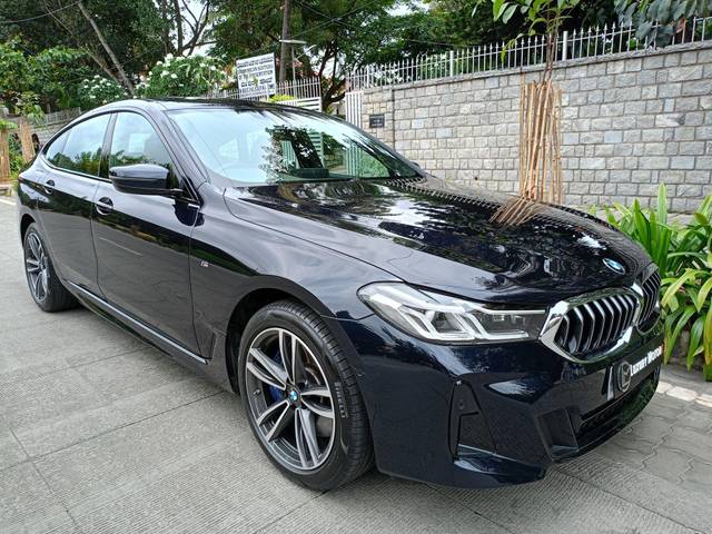 https://images10.gaadi.com/usedcar_image/3471425/original/processed_used_car_2790894_1693906012.jpg?imwidth=6401