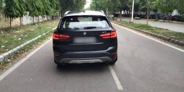 https://images10.gaadi.com/usedcar_image/3471435/original/2ae84345-b9cb-4d44-94d0-4ec3b5a90d17-VCC_1742099_96_1685631270_c2ef611f-0dbe-46f8-b7e1-f498ee4d08cc.jpg?imwidth=6402