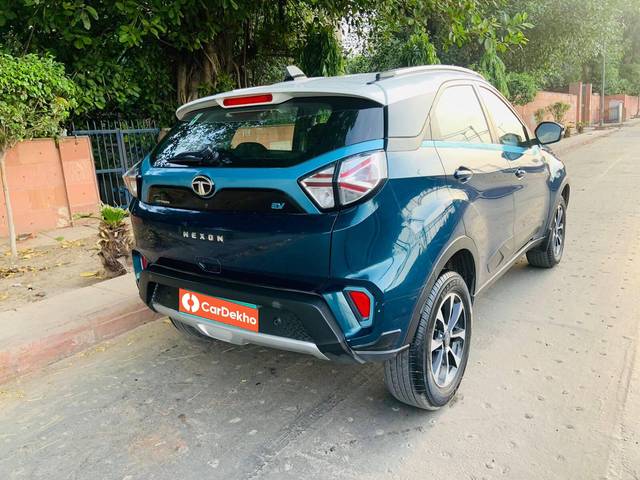https://images10.gaadi.com/usedcar_image/3471487/original/used_car_2790949_1686317369_29bdb451-b10c-48e0-ab5b-09319c40d6eb.jpg?imwidth=6402