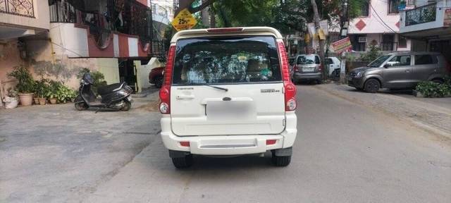 https://images10.gaadi.com/usedcar_image/3472283/original/7a289510-e2fd-42df-b3ca-90a1935e611d-VCC_1742593_96_1685787459_6ffd03ac-d42d-45ad-acf9-6779853f2eeb.jpg?imwidth=6402