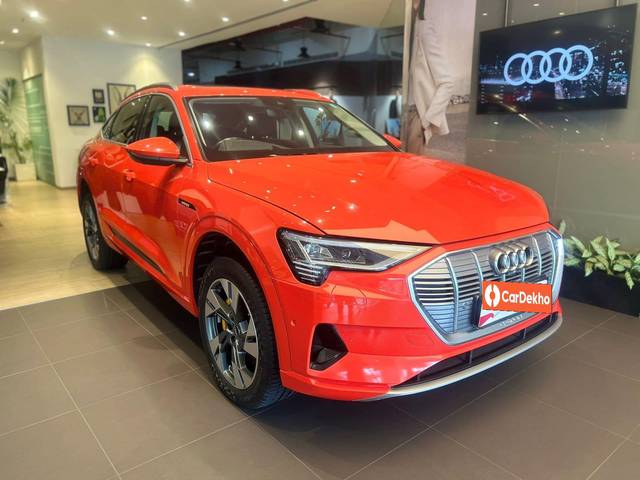 https://images10.gaadi.com/usedcar_image/3476311/original/usedcar_whatsappimage2023_06_04at22249pm_1__140381686811857_1686812089_ca20d285-a217-498c-a742-127beed07846.jpeg?imwidth=6401