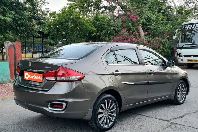 https://images10.gaadi.com/usedcar_image/3476376/original/used_car_2794884_1686814016_050e981d-5063-4084-ba6f-8b07564f703b.jpg?imwidth=6402