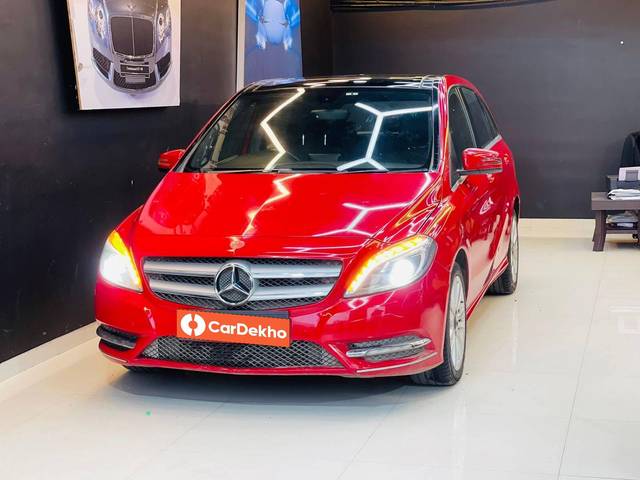 https://images10.gaadi.com/usedcar_image/3478239/original/286c2a29-ff79-4efc-b9ed-5f36d9aea088-used_car_2796370_1686987915_777d7b63-b4cd-4149-a0c2-c357efa6e768.jpg?imwidth=6400